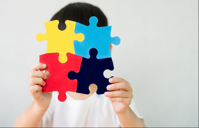 MEC homologa novas diretrizes para educação de autistas - (Foto: Jatuporn Tansirimas/Adobe Stock)